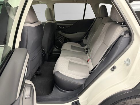 Used 2024 Subaru Outback Premium AWD/4WD image 13