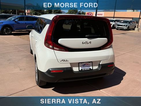 Used 2022 Kia Soul LX FWD image 3
