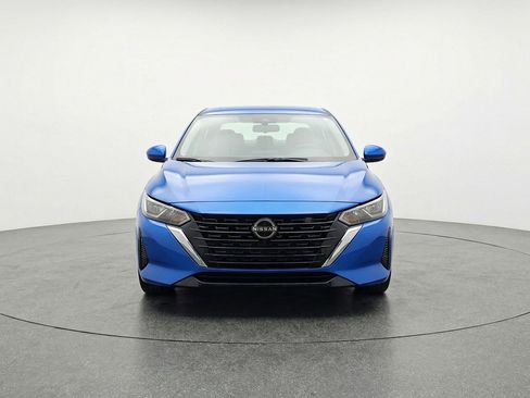 Used 2025 Nissan Sentra SV image 2