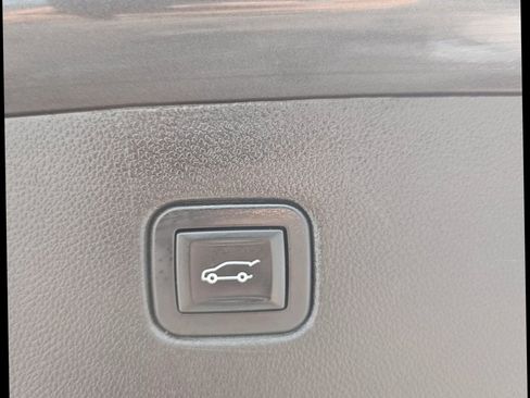 Used 2019 Chevrolet Blazer LT image 30