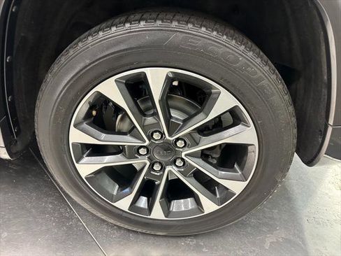 Certified 2022 Jeep Grand Cherokee Overland image 38