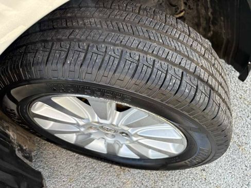 Used 2014 Toyota Sienna Limited image 8