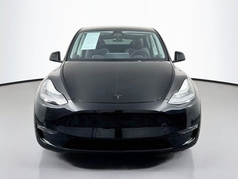 Used 2022 Tesla Model Y Long Range AWD/4WD image 8