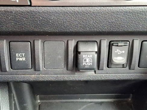 Used 2019 Toyota Tacoma TRD Off-Road image 24