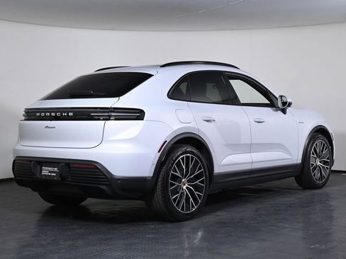 Used 2025 Porsche Macan Electric RWD image 7