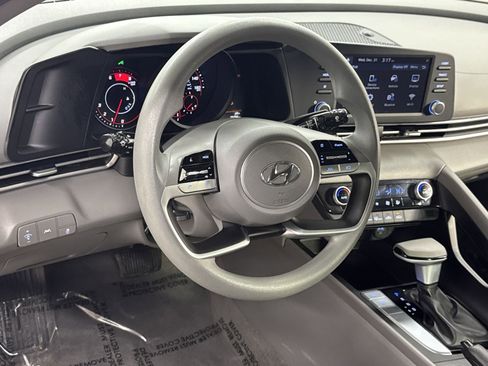 Used 2023 Hyundai Elantra SEL image 20