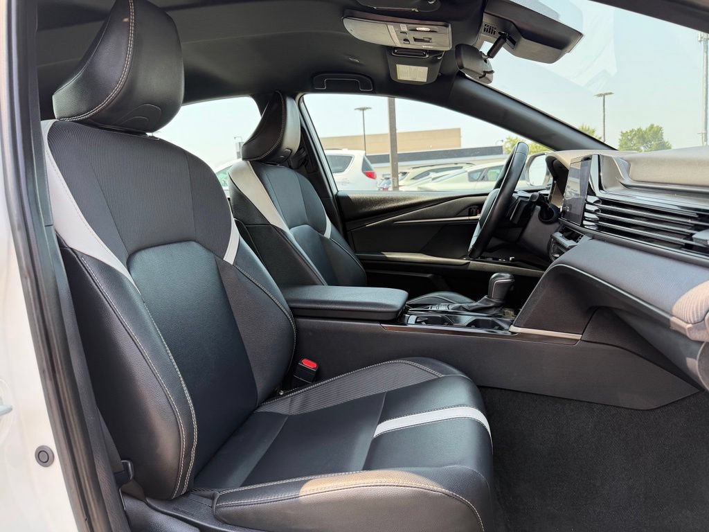Used 2025 Toyota Camry SE FWD image 31