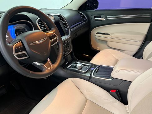 Used 2018 Chrysler 300 Touring w/ Sport Appearance Package RWD image 15
