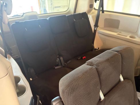 Used 2013 Dodge Grand Caravan SE FWD image 22