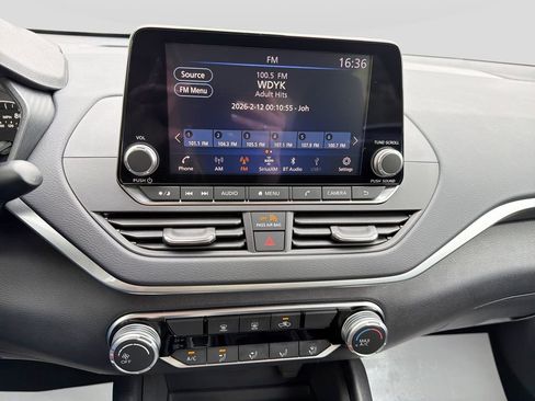 Used 2022 Nissan Altima 2.5 SV FWD image 21