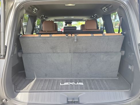 Used 2025 Lexus GX 550 w/ Accessory Package (2T) AWD/4WD image 11