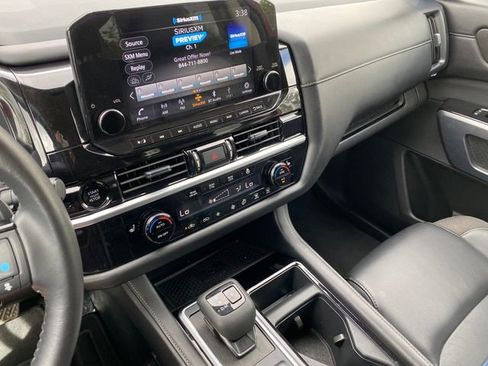 Certified 2025 Nissan Pathfinder SL AWD/4WD image 18