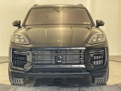 New 2025 Porsche Cayenne Turbo image 10