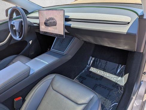 Used 2026 Tesla Model Y 2WD image 21