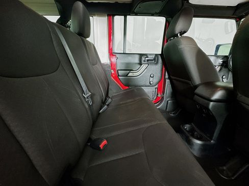 Used 2018 Jeep Wrangler Unlimited Sport w/ Connectivity Group image 24