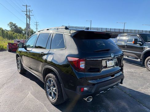 Used 2025 Honda Passport TrailSport image 4