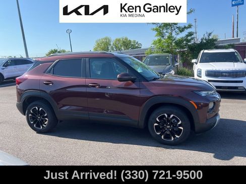 Used 2022 Chevrolet TrailBlazer LT FWD image 4