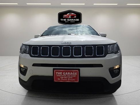 Used 2018 Jeep Compass Latitude w/ Popular Equipment Group AWD/4WD image 2