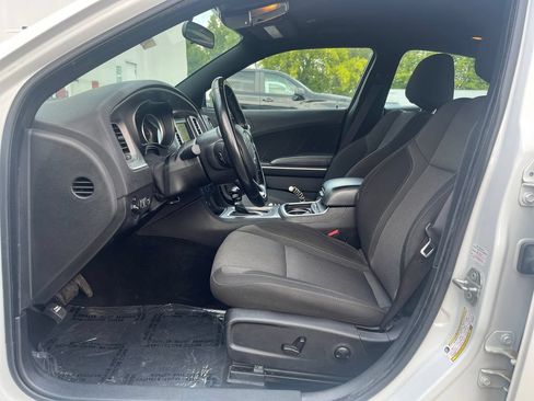 Used 2022 Dodge Charger SXT RWD image 10