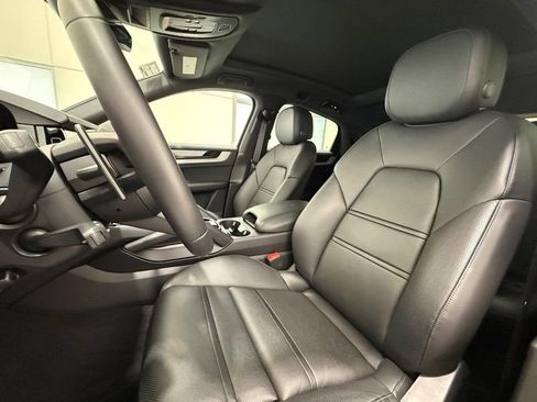 Certified 2026 Porsche Cayenne Coupe AWD/4WD image 5