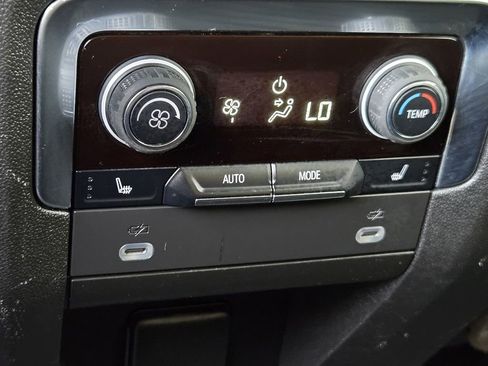 Used 2023 Chevrolet Tahoe Z71 w/ Z71 Off-Road Package AWD/4WD image 36