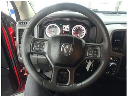 Used 2019 RAM 1500 Express w/ Wheel & Sound Group AWD/4WD image 8