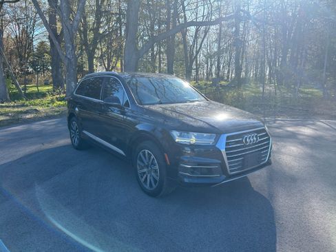 Used 2017 Audi Q7 3.0T Prestige w/ Prestige Package AWD/4WD image 2