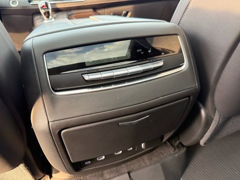 Used 2022 Cadillac Escalade Sport Platinum w/ Heavy-Duty Trailer Package image 16