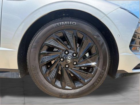 Certified 2025 Hyundai Sonata Limited FWD image 11