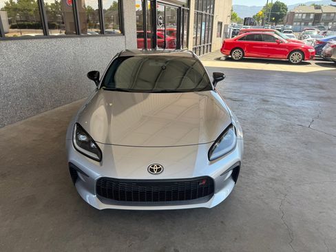 Used 2024 Toyota GR86 CAR image 24