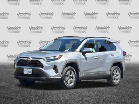 Used 2022 Toyota RAV4 XLE FWD image 9