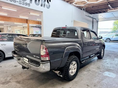 Used 2015 Toyota Tacoma 4x4 Double Cab w/ SR5 Package image 3