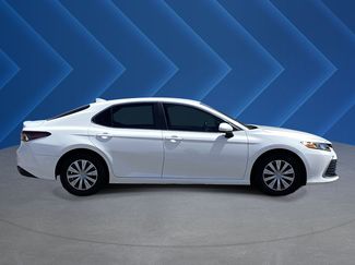 Used 2022 Toyota Camry LE FWD video 2