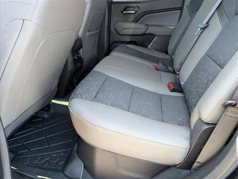 Used 2024 Chevrolet Colorado ZR2 w/ Safety Package AWD/4WD image 17