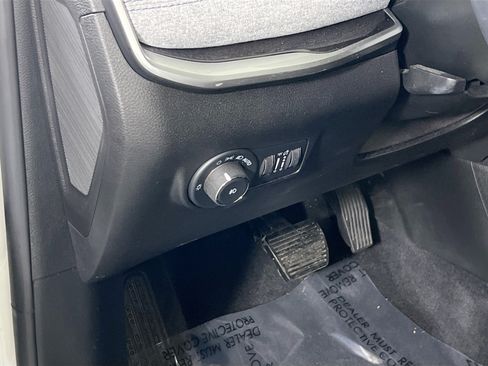 Used 2022 Jeep Compass Latitude w/ Convenience Group AWD/4WD image 10