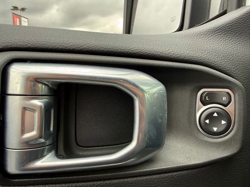 Used 2022 Jeep Wrangler Unlimited Rubicon image 17