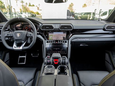 Used 2024 Lamborghini Urus S AWD/4WD image 18