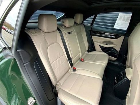 Certified 2025 Porsche Macan Electric image 40