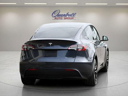 Used 2024 Tesla Model Y Long Range AWD/4WD image 5