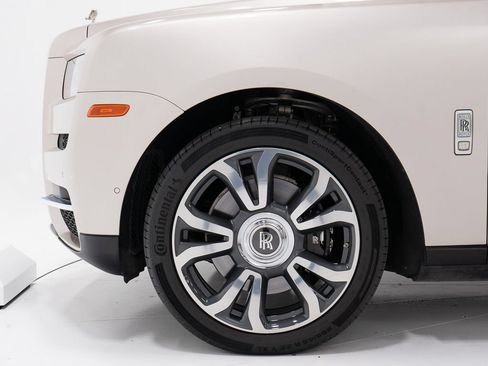 Certified 2019 Rolls-Royce Cullinan AWD/4WD image 48