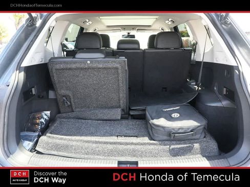 Used 2018 Volkswagen Tiguan SE w/ Panoramic Sunroof Package FWD image 22