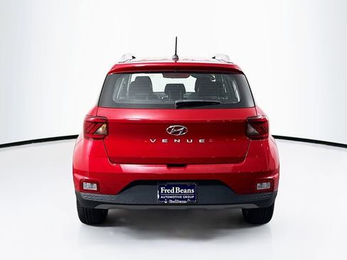 Certified 2023 Hyundai Venue Limited w/ Cargo Package image 7