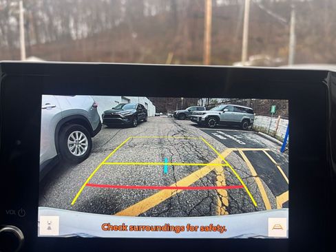 Used 2025 Toyota Camry LE image 17