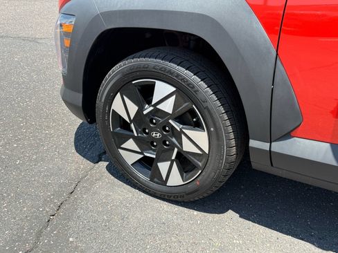 Used 2024 Hyundai Kona SEL AWD/4WD image 11