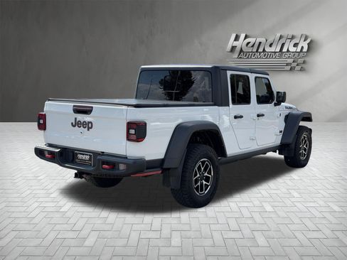 Used 2024 Jeep Gladiator Rubicon w/ Technology Group AWD/4WD image 10