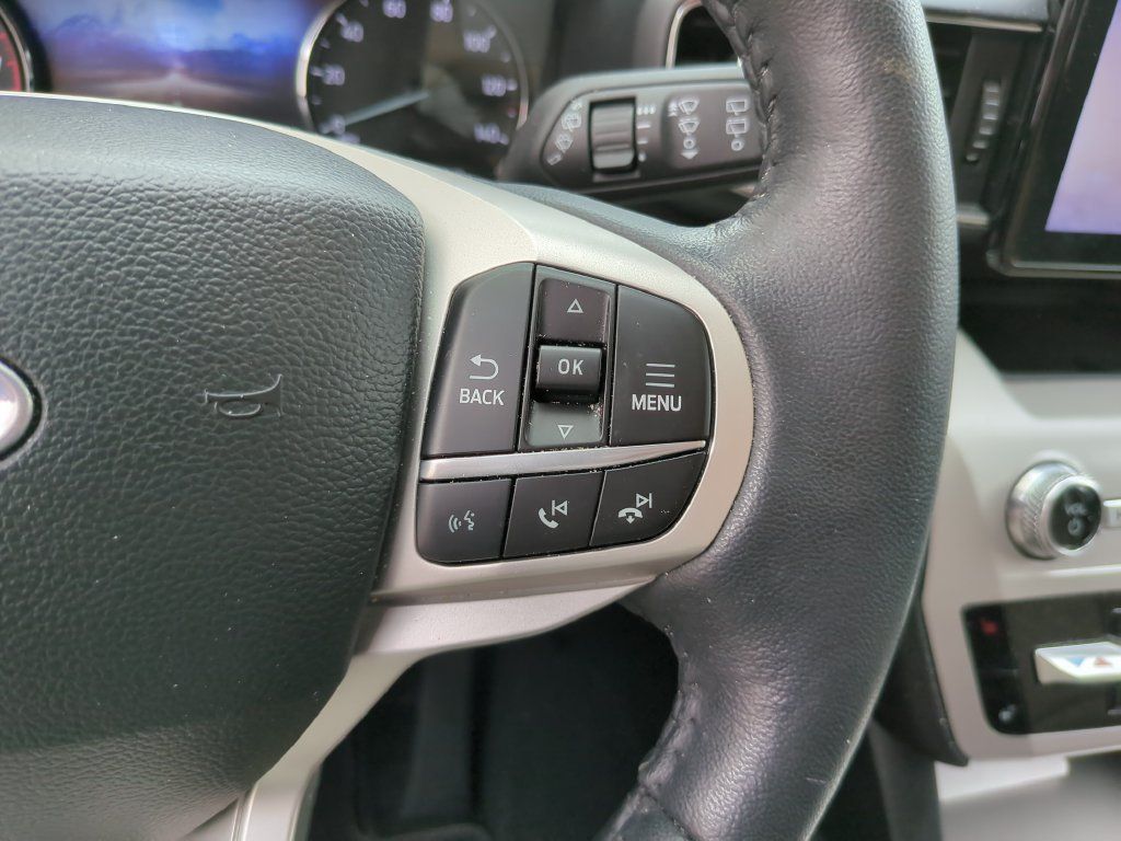 Used 2023 Ford Explorer XLT w/ Equipment Group 202A RWD image 28