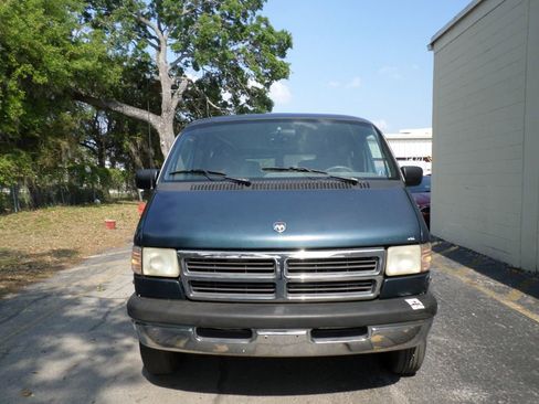 Used 1997 Dodge B2500 RWD image 3