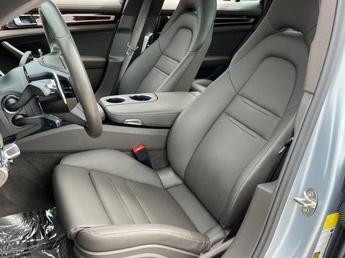 Certified 2023 Porsche Panamera 4 Platinum Edition image 5