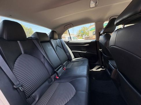 Used 2020 Toyota Camry SE FWD image 15