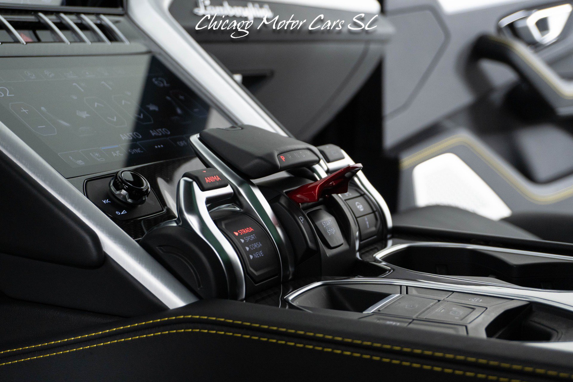 Used 2021 Lamborghini Urus AWD/4WD image 32